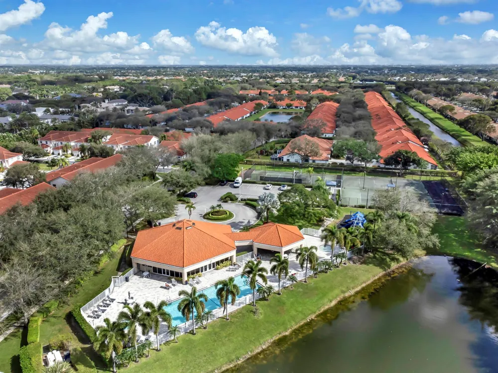 8255 Via Bella Boca Raton, FL 33496