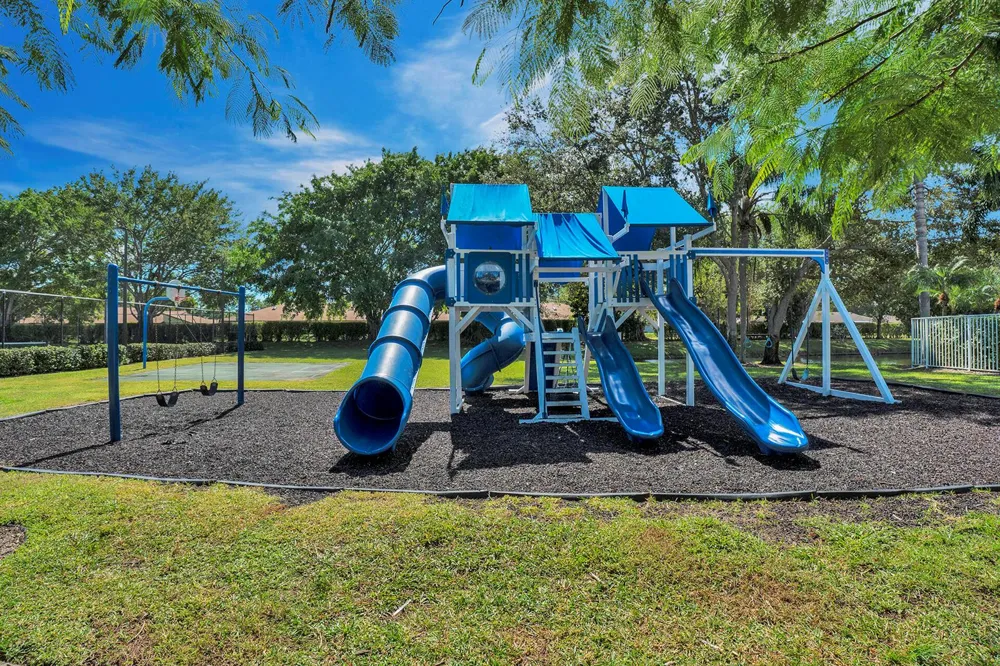 8255 Via Bella Boca Raton, FL 33496
