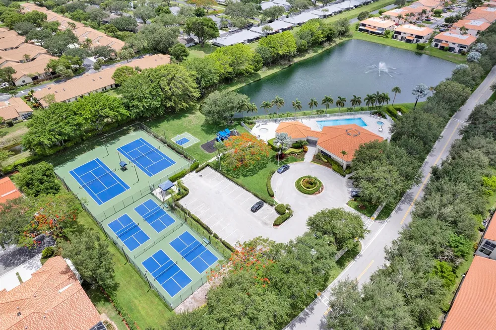 8255 Via Bella Boca Raton, FL 33496