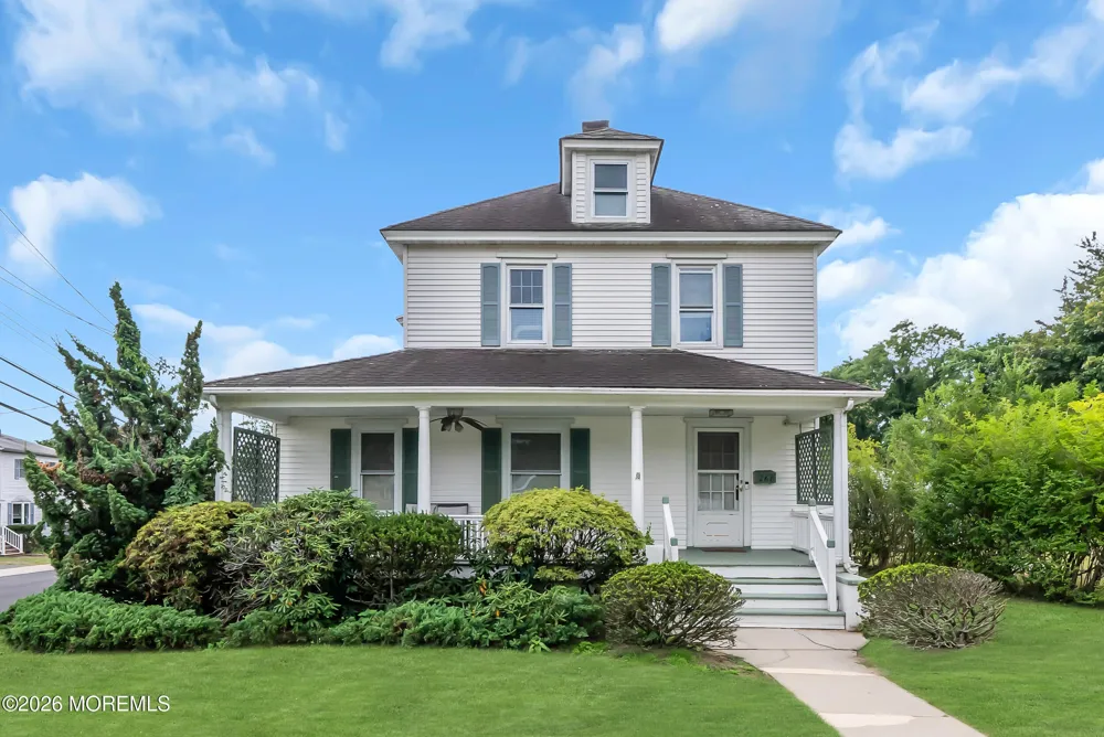 268 Roosevelt Avenue Oakhurst, NJ 07755