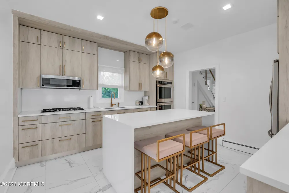 268 Roosevelt Avenue Oakhurst, NJ 07755