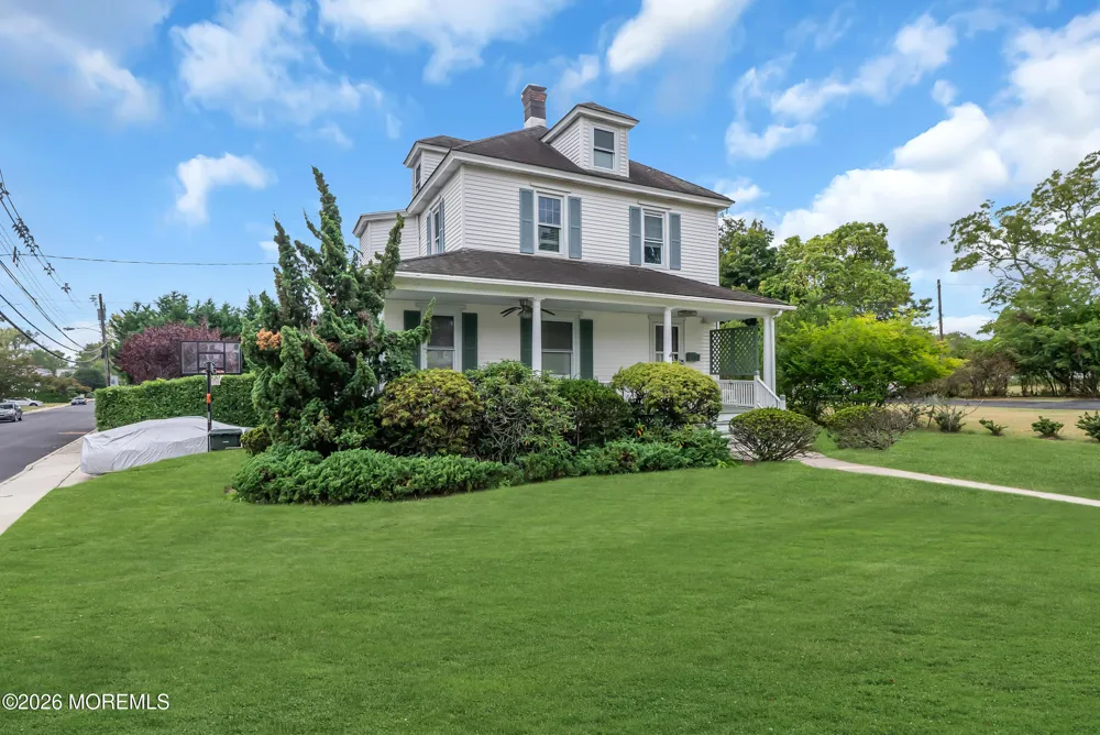 268 Roosevelt Avenue Oakhurst, NJ 07755