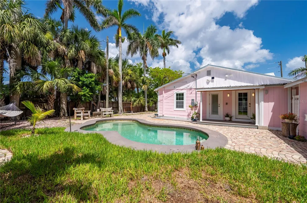 717 W MARION AVENUE Punta Gorda, FL 33950
