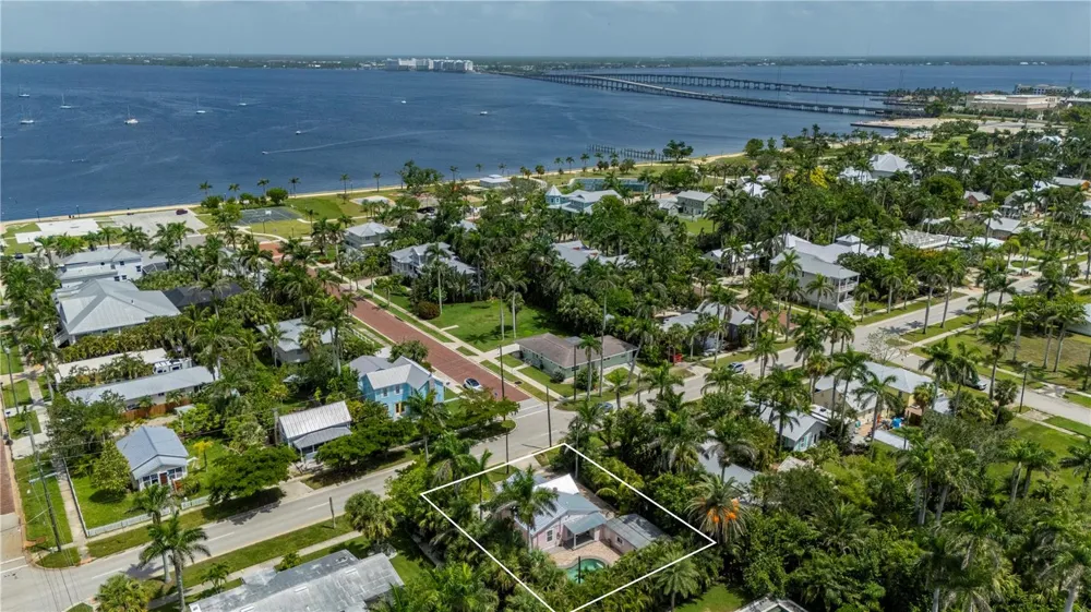 717 W MARION AVENUE Punta Gorda, FL 33950