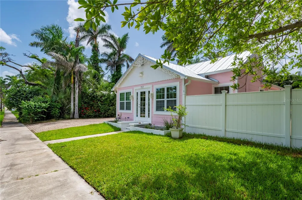 717 W MARION AVENUE Punta Gorda, FL 33950