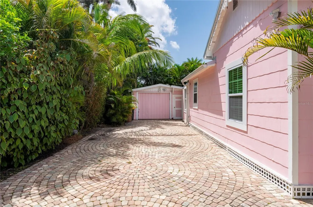 717 W MARION AVENUE Punta Gorda, FL 33950