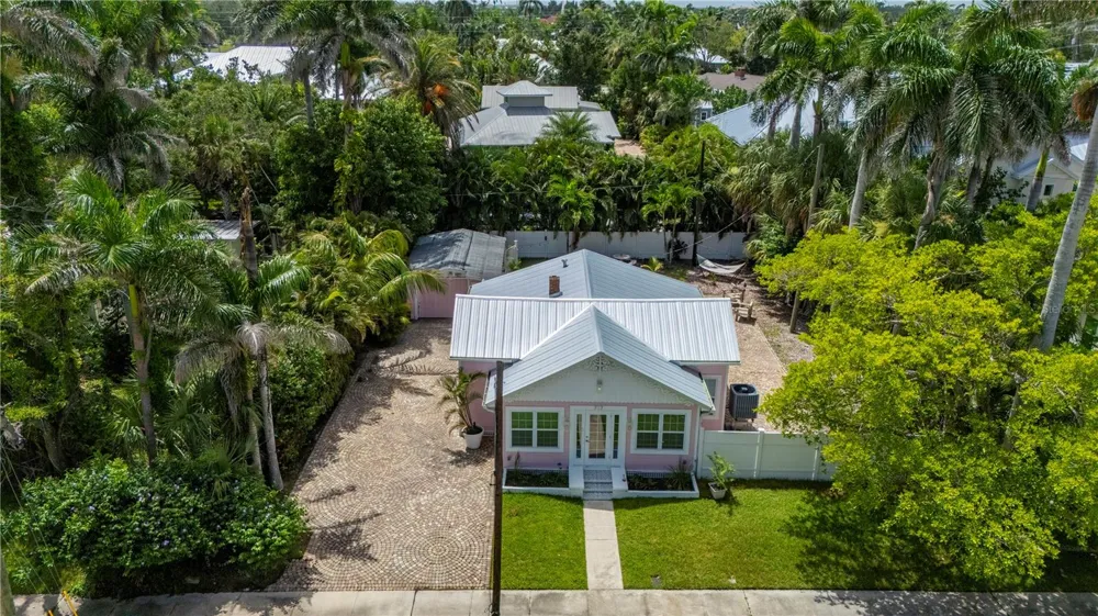 717 W MARION AVENUE Punta Gorda, FL 33950
