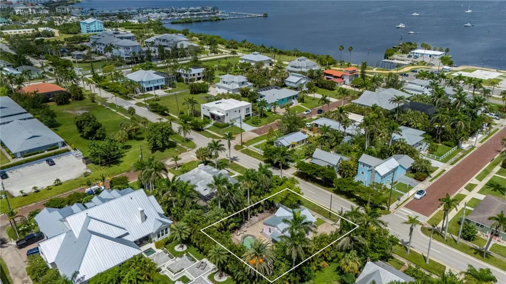 717 W MARION AVENUE Punta Gorda, FL 33950