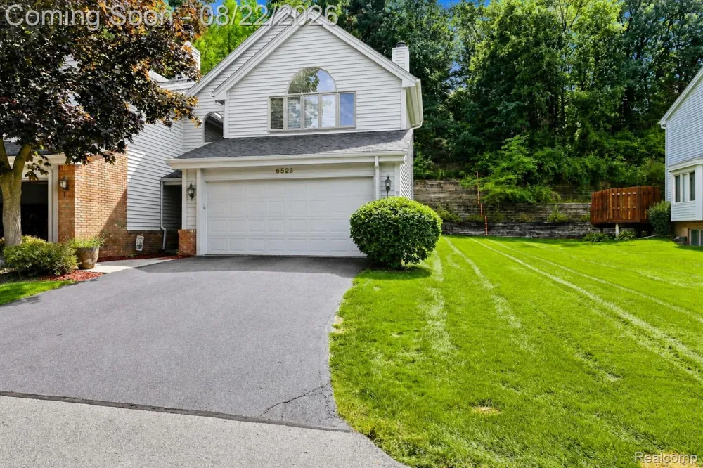 6523 Ridgeview Drive Independence Charter Township, MI 48346