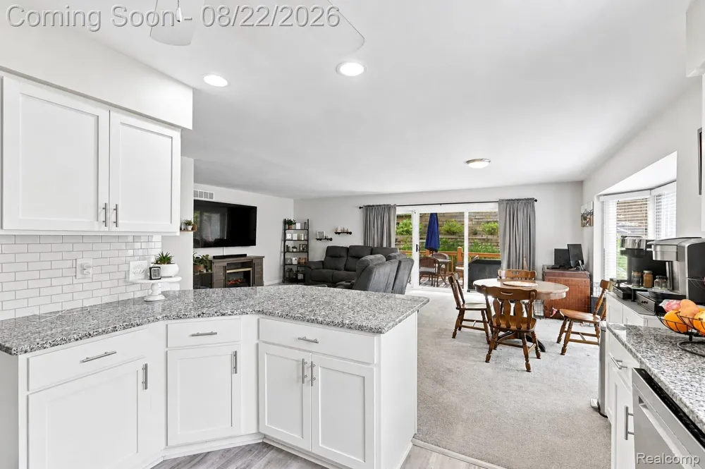 6523 Ridgeview Drive Independence Charter Township, MI 48346