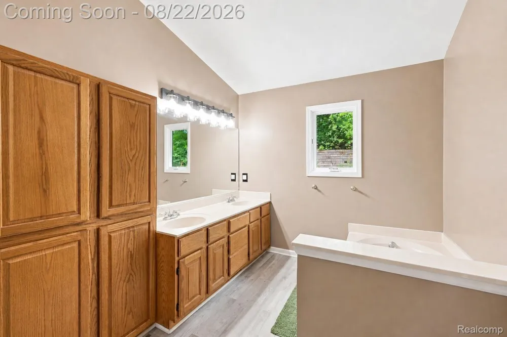 6523 Ridgeview Drive Independence Charter Township, MI 48346