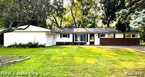 32305 Shrewsbury Street Farmington Hills City, MI 48334