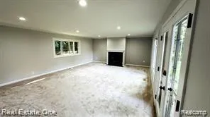 32305 Shrewsbury Street Farmington Hills City, MI 48334