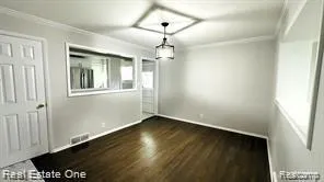32305 Shrewsbury Street Farmington Hills City, MI 48334
