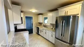 32305 Shrewsbury Street Farmington Hills City, MI 48334