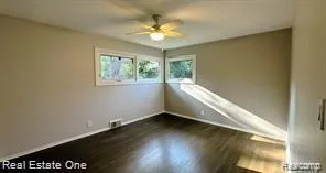 32305 Shrewsbury Street Farmington Hills City, MI 48334
