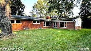 32305 Shrewsbury Street Farmington Hills City, MI 48334
