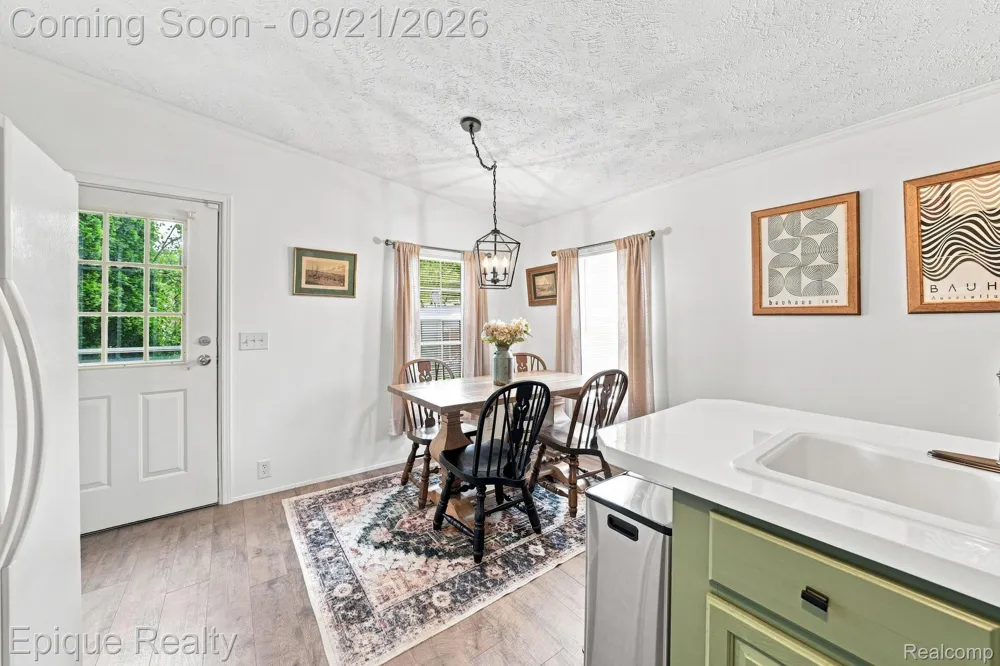 297 Dennis K Court White Lake Charter Township, MI 48386