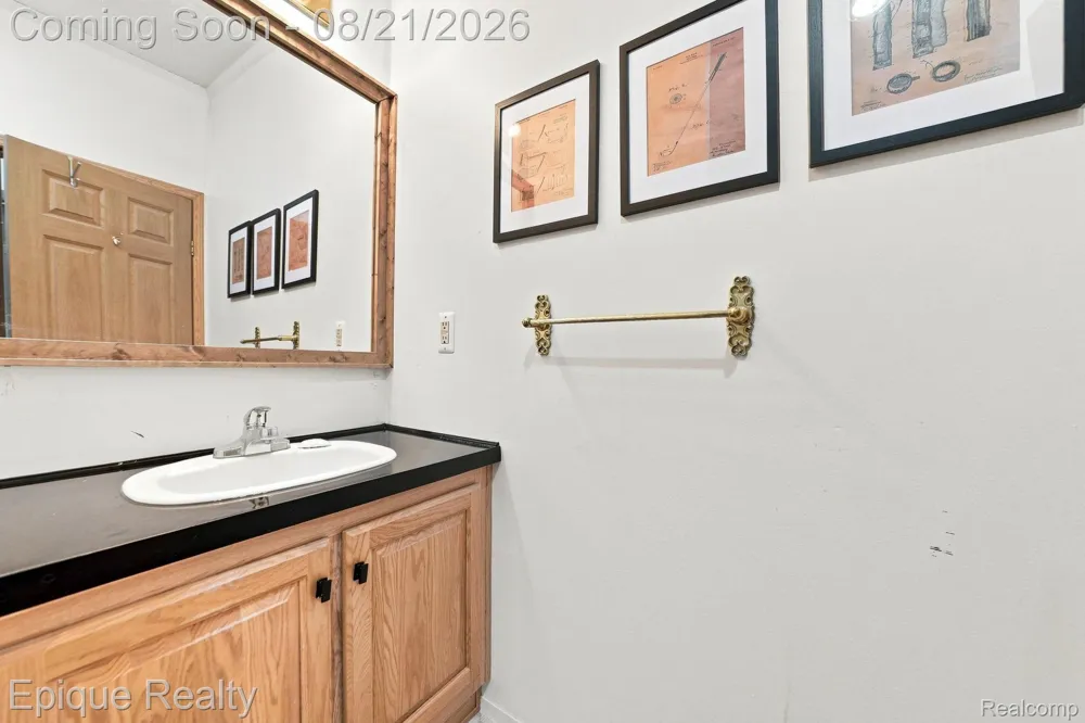 297 Dennis K Court White Lake Charter Township, MI 48386