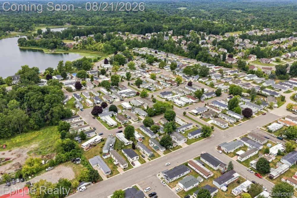 297 Dennis K Court White Lake Charter Township, MI 48386