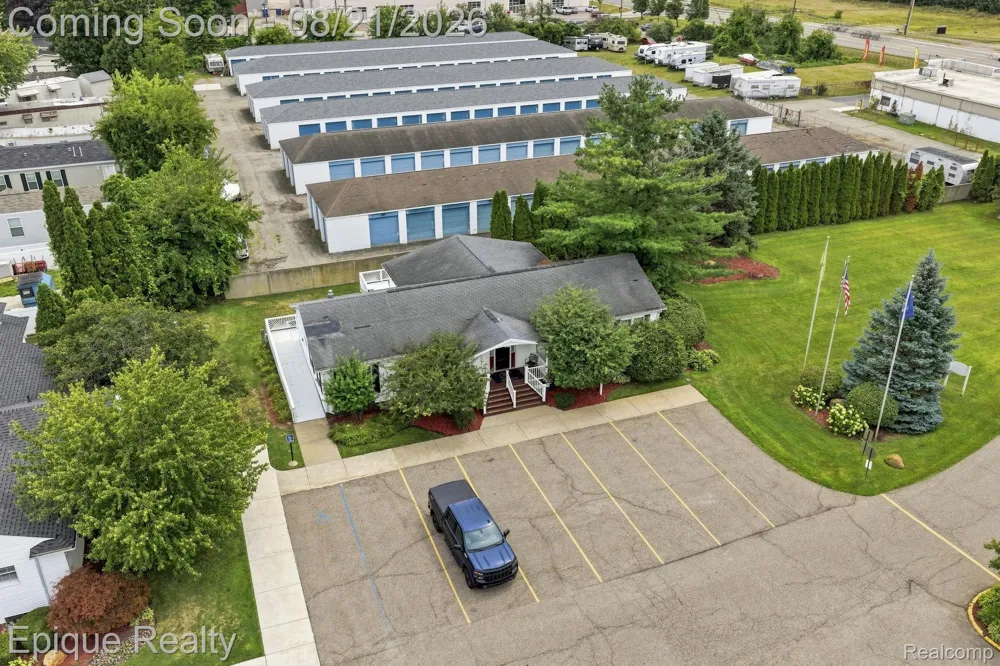297 Dennis K Court White Lake Charter Township, MI 48386