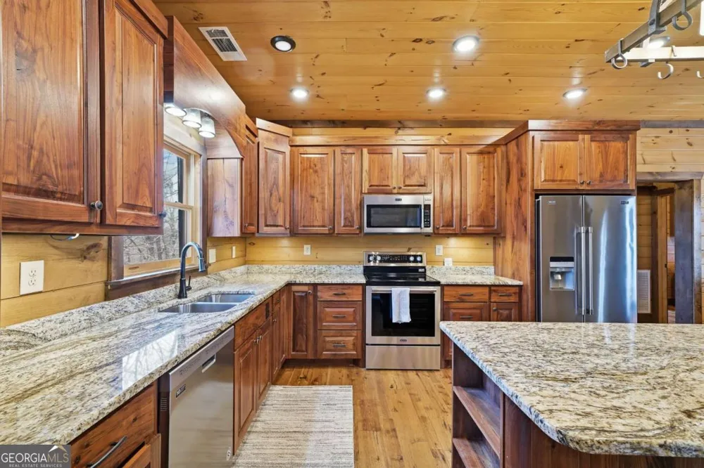 605 Toccoa Preserve LN Blue Ridge, GA 30513