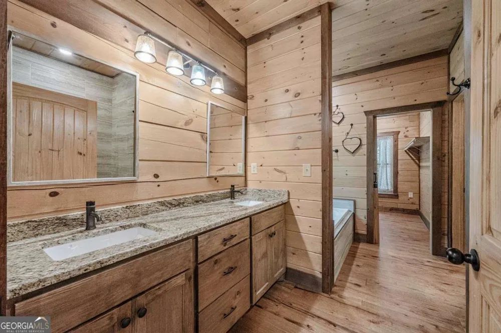 605 Toccoa Preserve LN Blue Ridge, GA 30513
