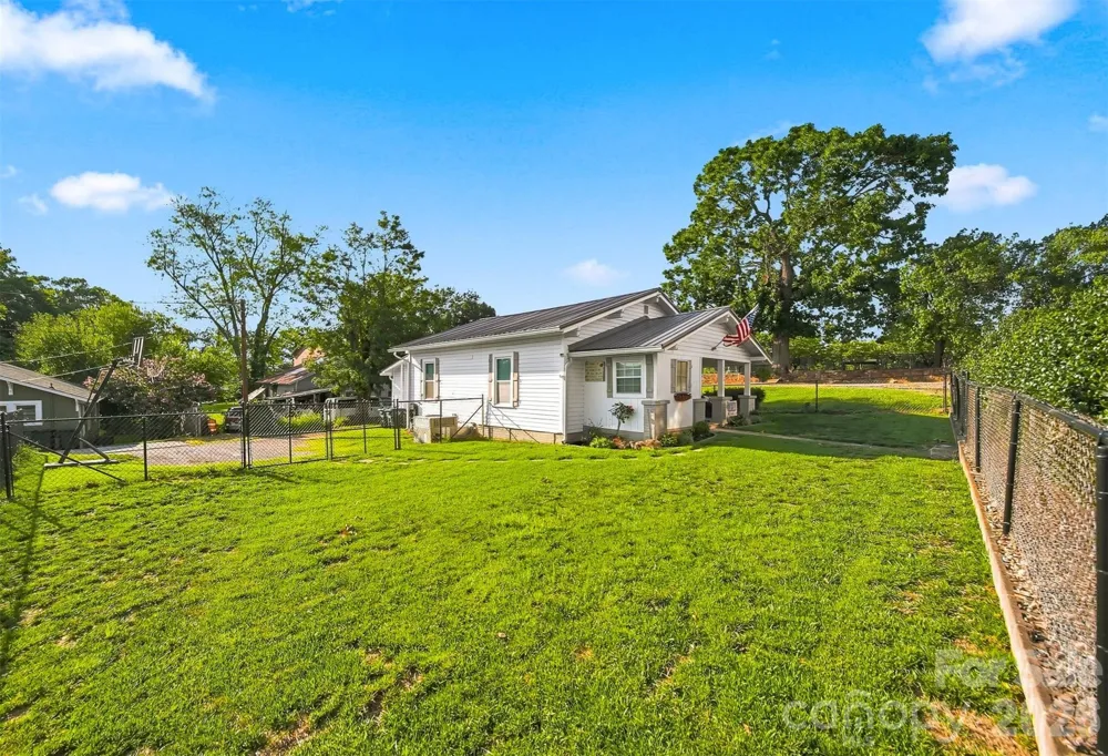 213 Colombo Street NW Valdese, NC 28690