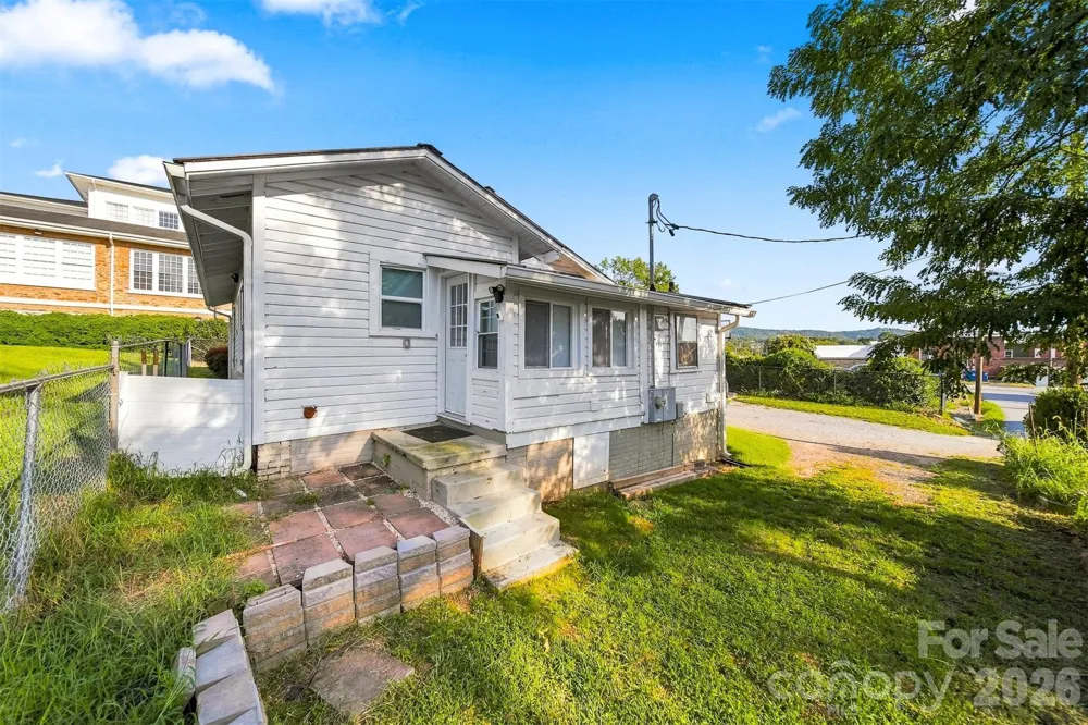 213 Colombo Street NW Valdese, NC 28690
