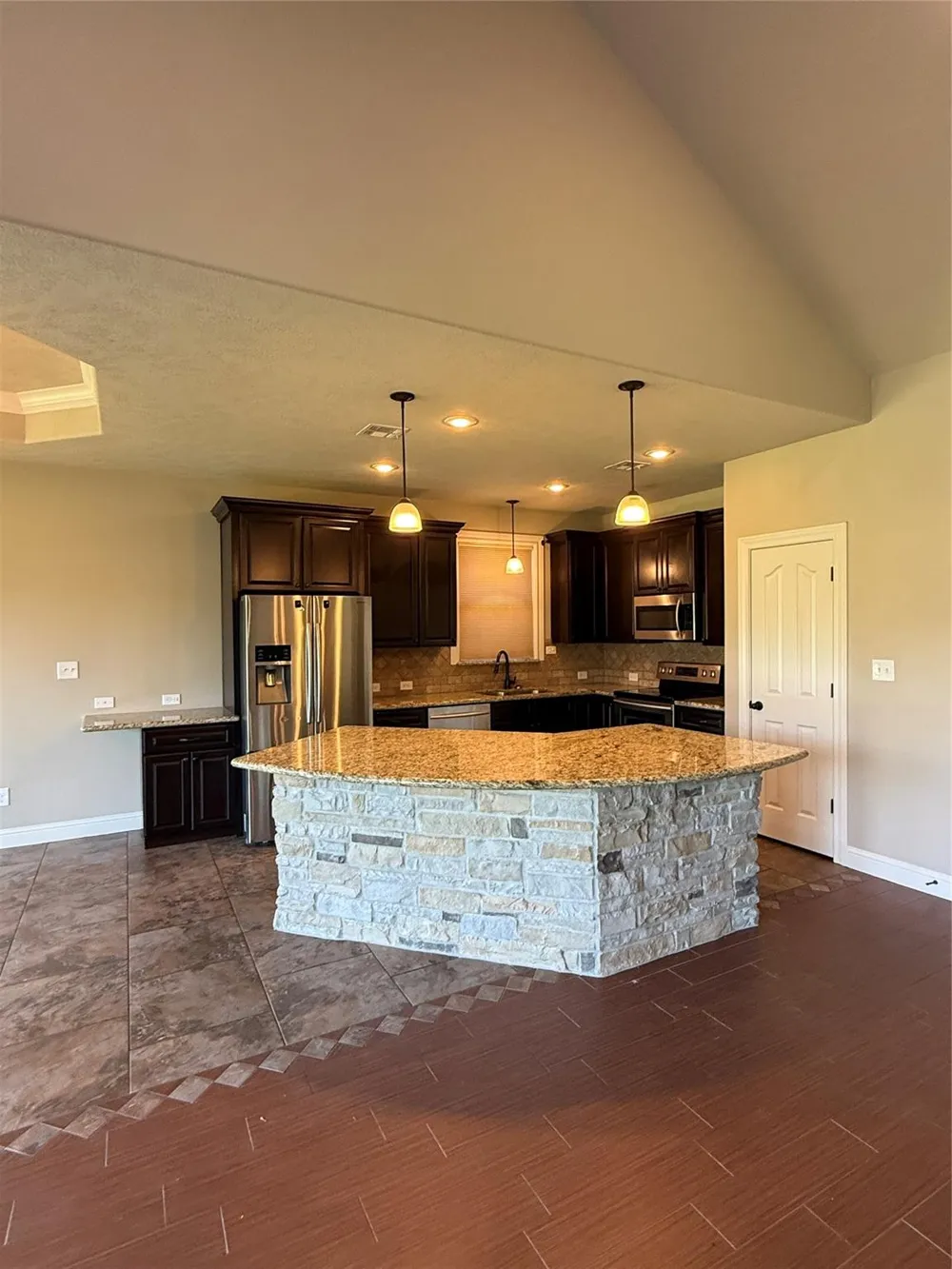 6645 Jasper Circle Lumberton, TX 77657