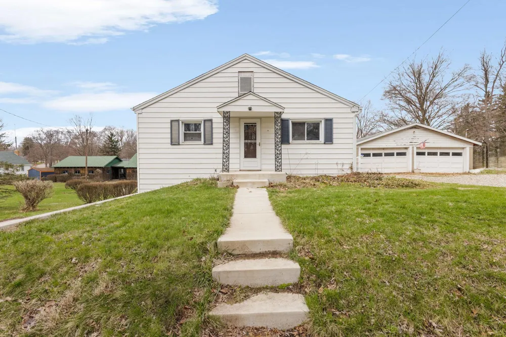 204 Terre Coupe Street Buchanan, MI 49107
