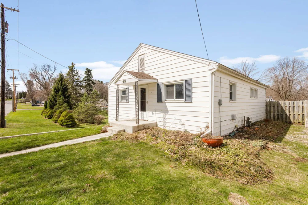 204 Terre Coupe Street Buchanan, MI 49107