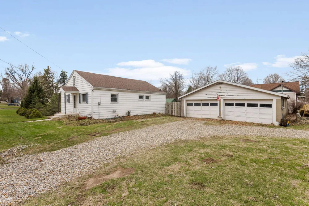 204 Terre Coupe Street Buchanan, MI 49107