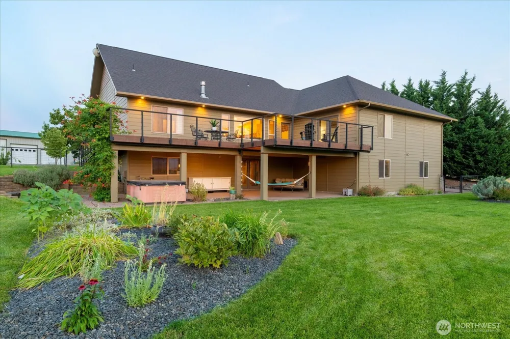 9334 Canyon View PR NE Benton City, WA 99320