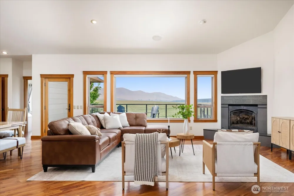 9334 Canyon View PR NE Benton City, WA 99320
