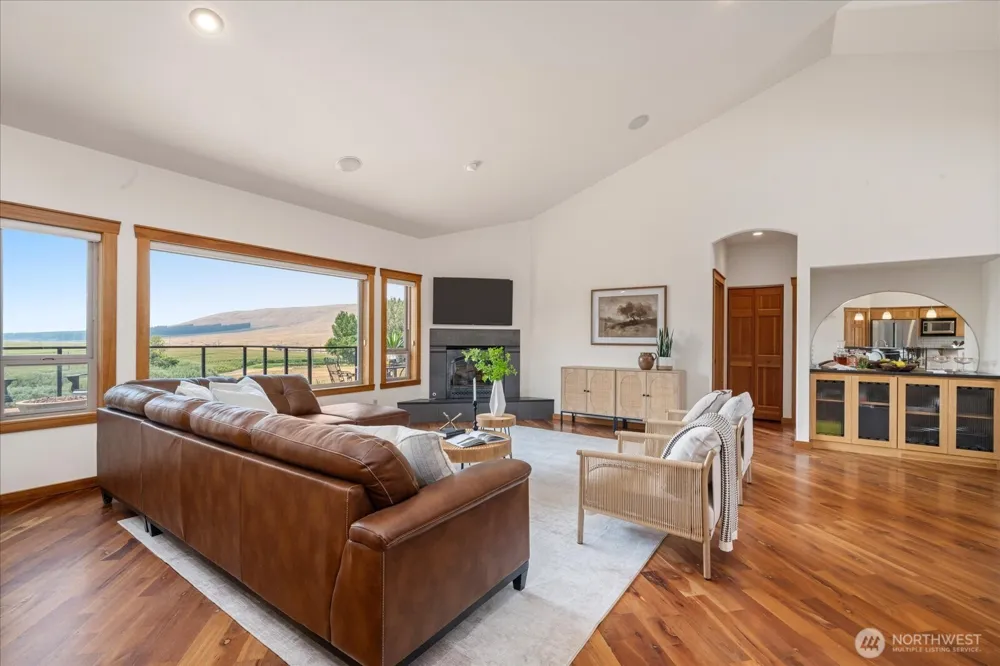 9334 Canyon View PR NE Benton City, WA 99320