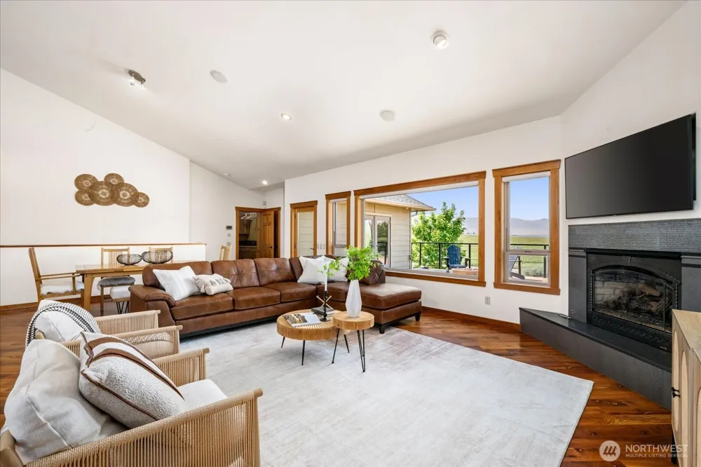 9334 Canyon View PR NE Benton City, WA 99320