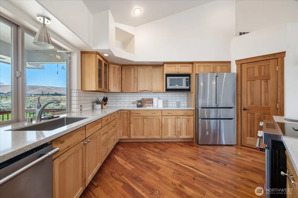 9334 Canyon View PR NE Benton City, WA 99320