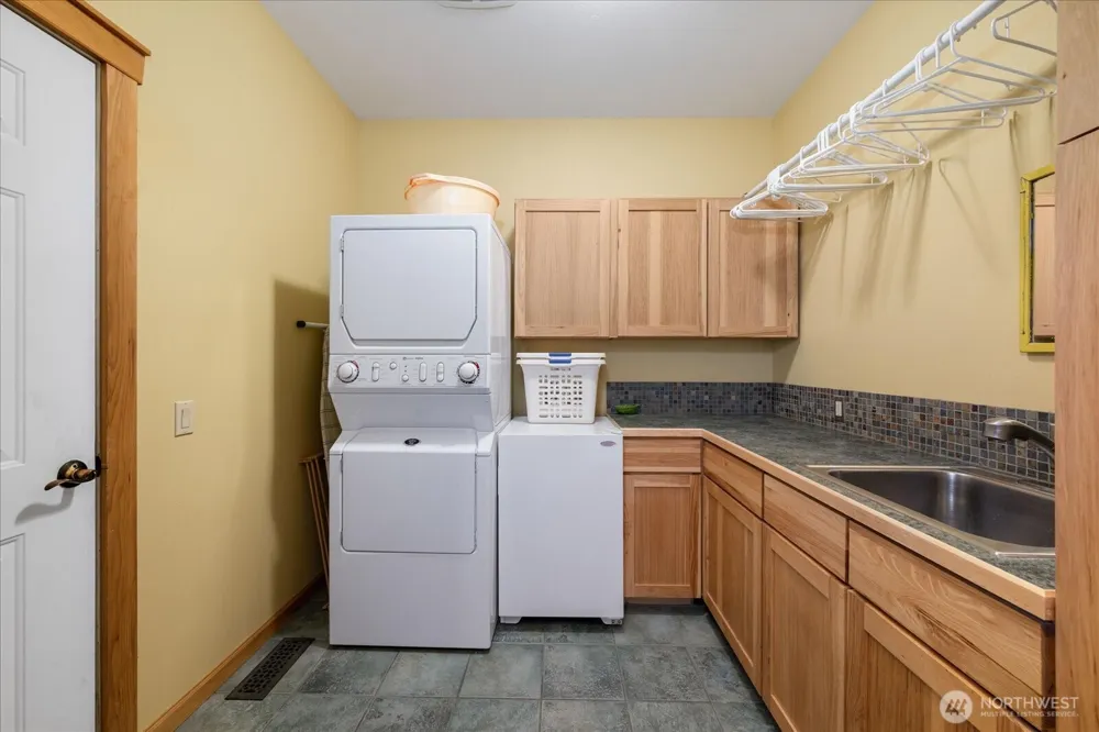 9334 Canyon View PR NE Benton City, WA 99320