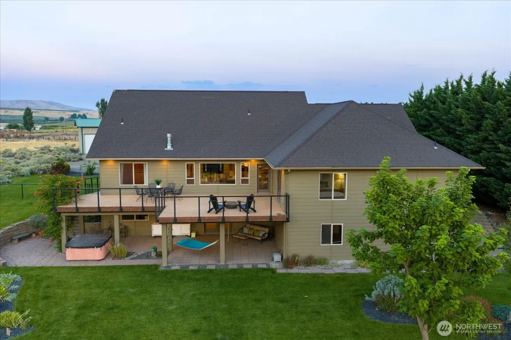 9334 Canyon View PR NE Benton City, WA 99320