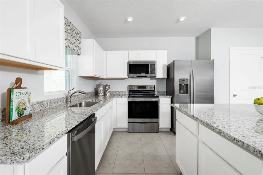 8878 WILDFLOWER FIELD LANE Wildwood, FL 34785