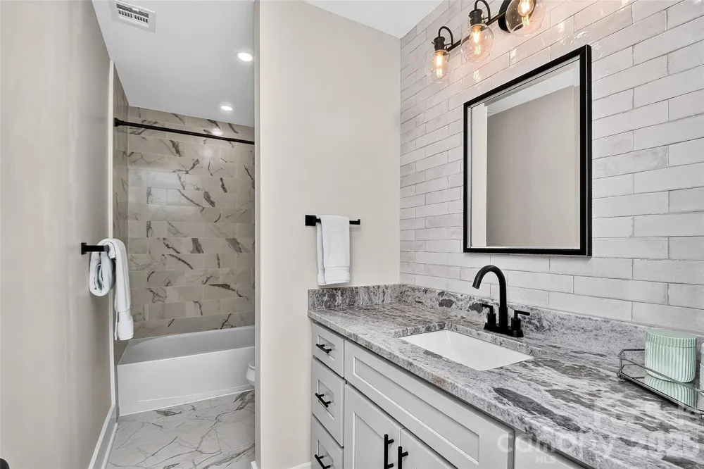 7340 Lakefront Drive #5 Charlotte, NC 28278