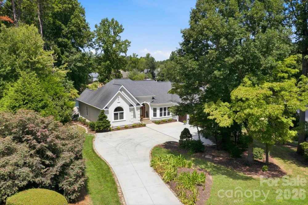 19318 Mary Ardrey Circle Cornelius, NC 28031
