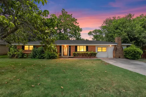 8817 Oakdale Drive