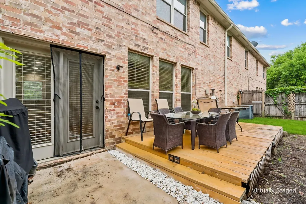 2117 Parkview Carrollton, TX 75006