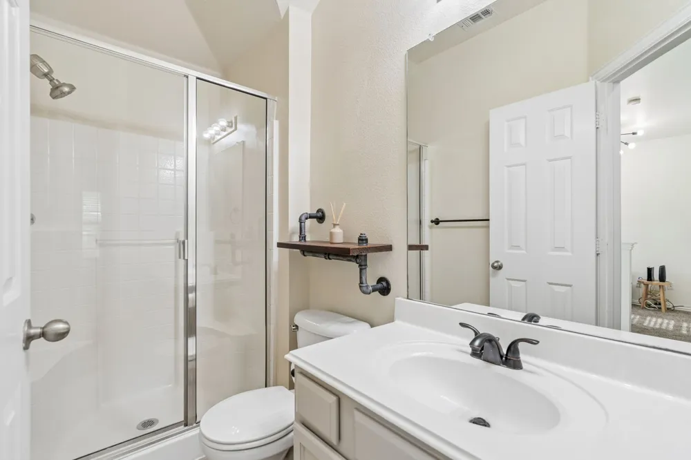 2117 Parkview Carrollton, TX 75006