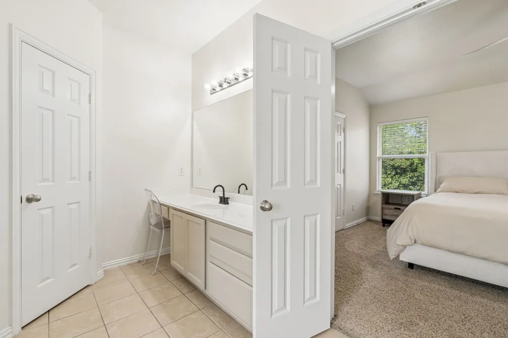 2117 Parkview Carrollton, TX 75006