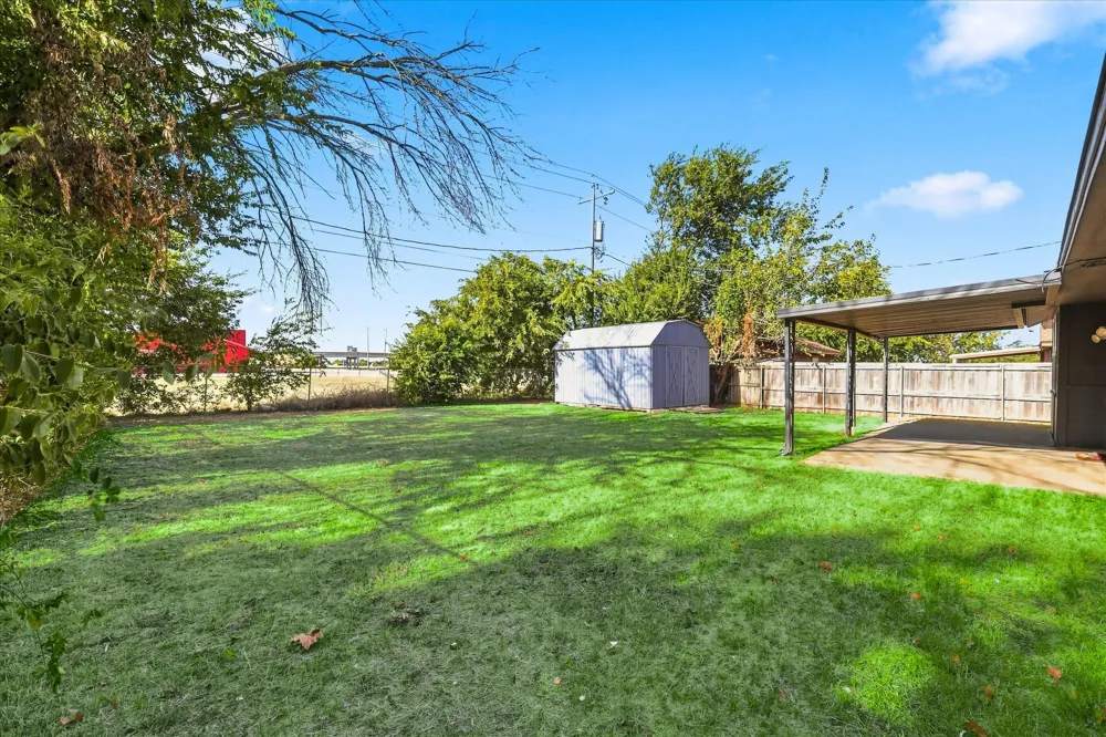 104 Stephen Drive Sanger, TX 76266