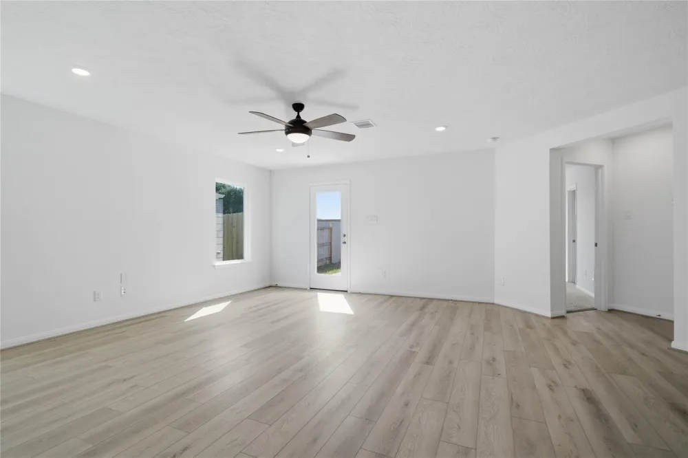 7215 Willow Meadow Lane Beasley, TX 77417