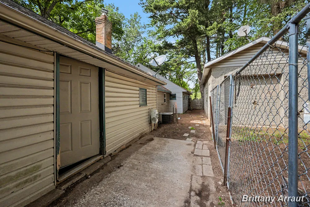 2027 Valentine Street NE Grand Rapids, MI 49525